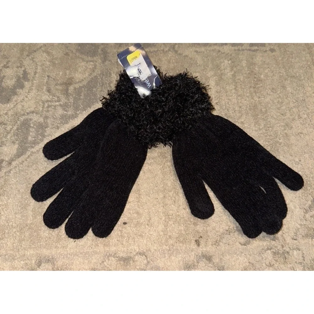 Westbound Women Warm Plush Black Gloves One Size New